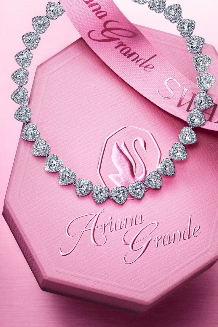 Collar Ariana Grande×Swarovski's foto | Caro Silver |  BizneCubano