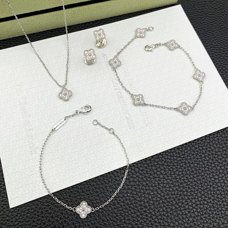 Set Van Cleff Sweet's foto | Caro Silver |  BizneCubano
